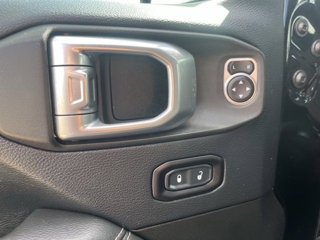 Used 2019 Jeep Wrangler Unlimited Sahara image 13