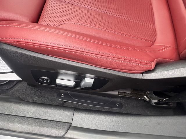 Used 2022 BMW 330i xDrive Sedan w/ Driving Assistance Package image 21