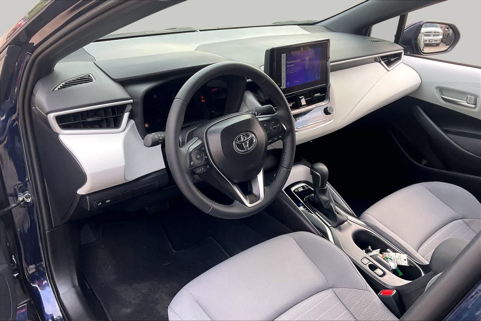 Used 2026 Toyota Corolla SE FWD image 16