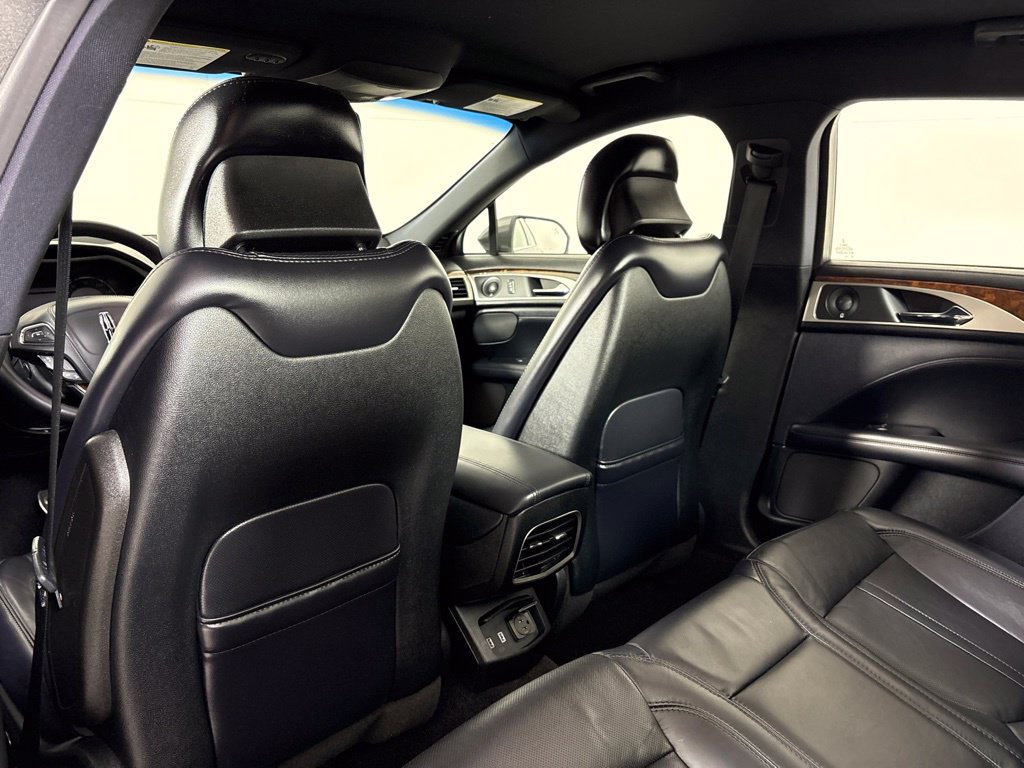 Used 2018 Lincoln MKZ Reserve w/ Technology Package FWD image 19