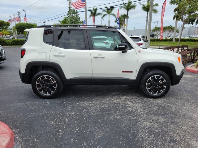 Used 2023 Jeep Renegade Trailhawk AWD/4WD image 8