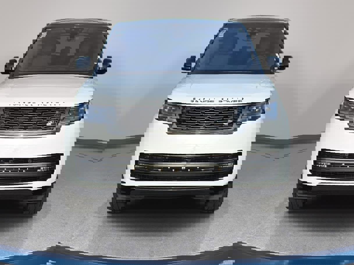 Certified 2023 Land Rover Range Rover SE image 2