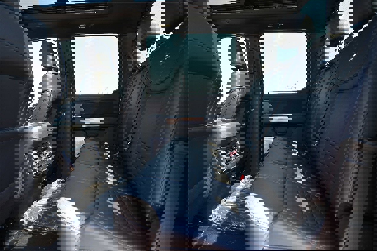 New 2026 Ford F250 Platinum image 44