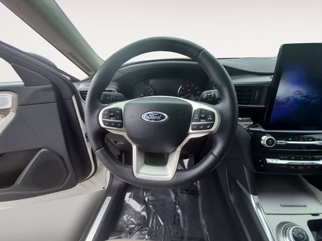 Used 2023 Ford Explorer Limited w/ Limited Technology Package RWD image 12