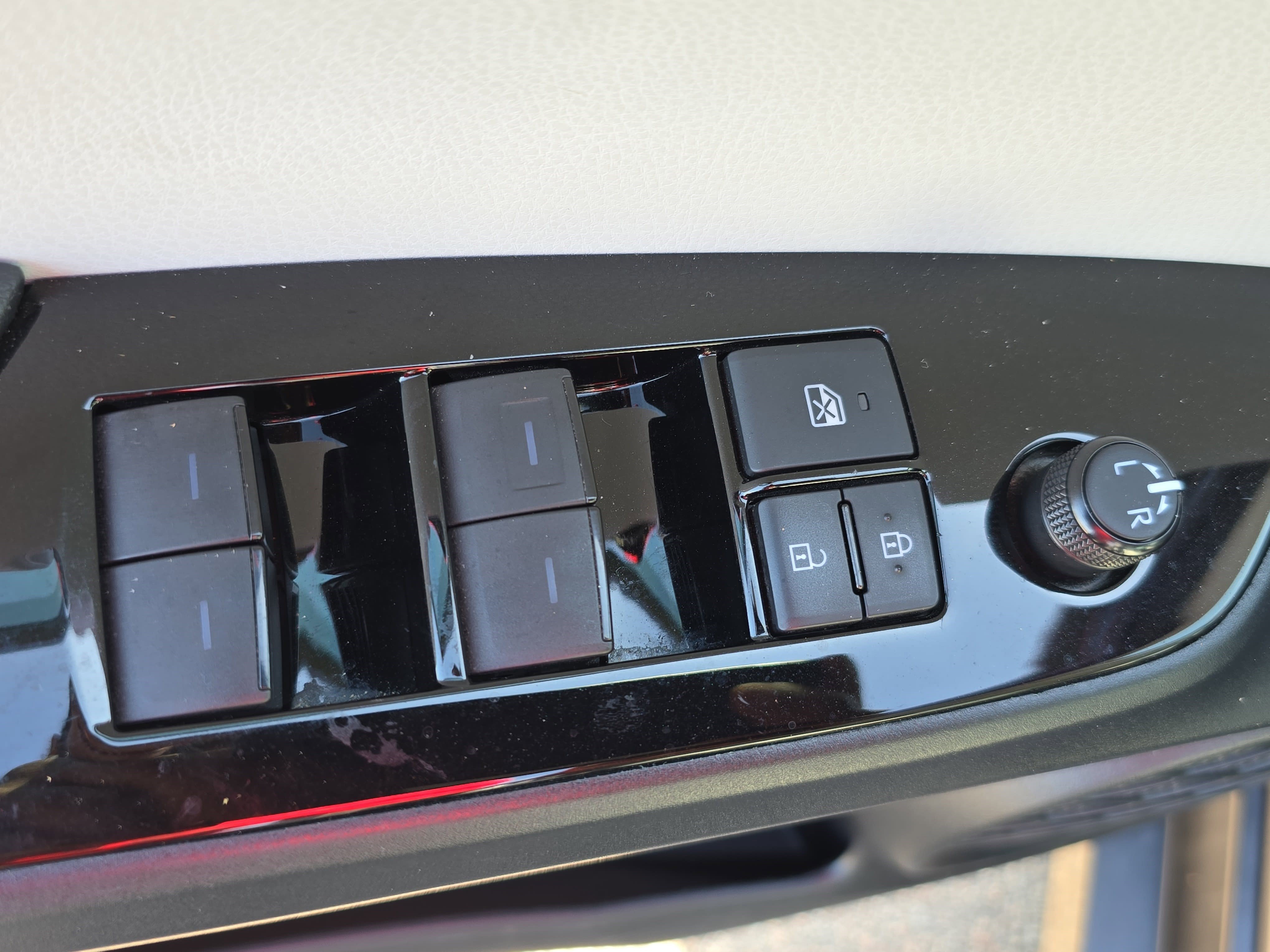 Used 2020 Toyota Prius Limited image 29