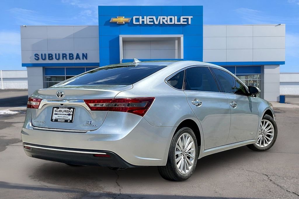 Used 2018 Toyota Avalon Limited FWD image 2