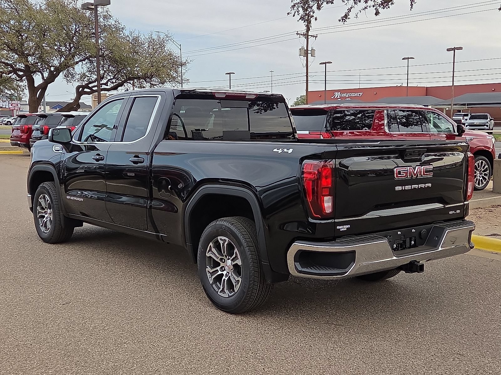 New 2026 GMC Sierra 1500 SLE w/ Preferred Package AWD/4WD image 2