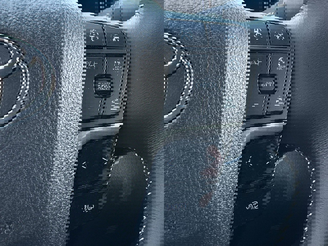 Used 2025 Toyota Camry SE image 23