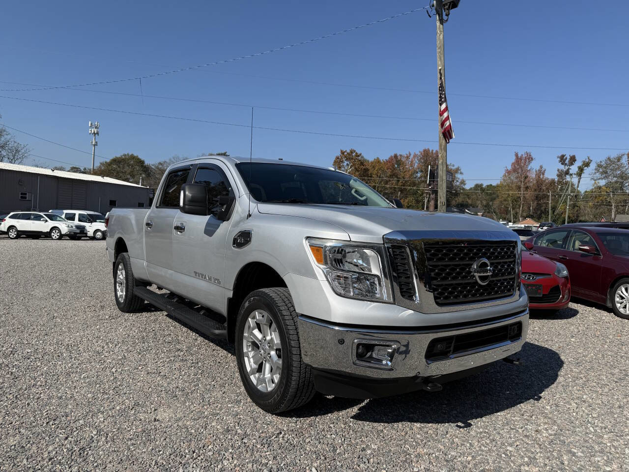 Used 2017 Nissan Titan SV image 10