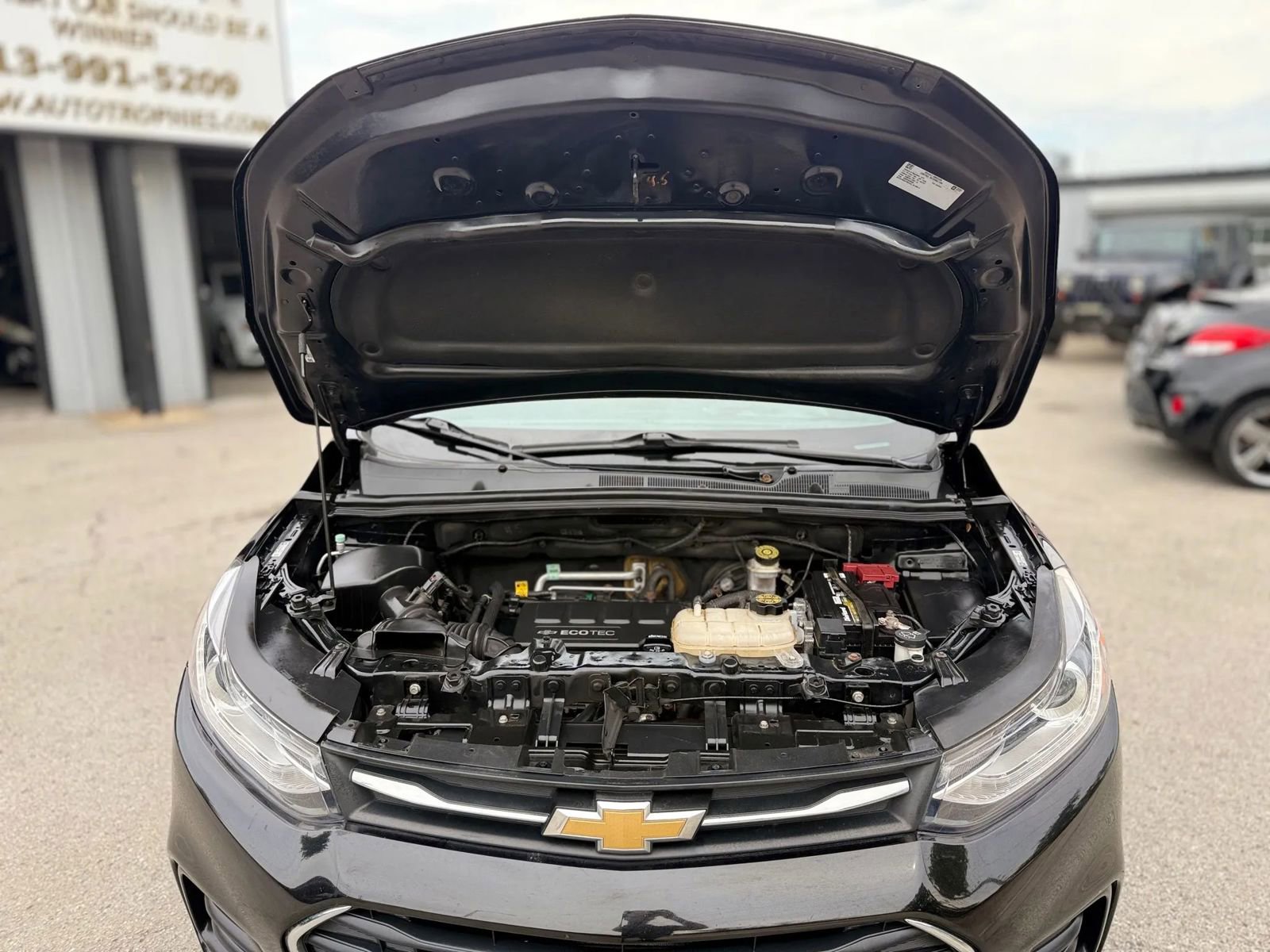 Used 2019 Chevrolet Trax LT w/ LT Convenience Package image 28