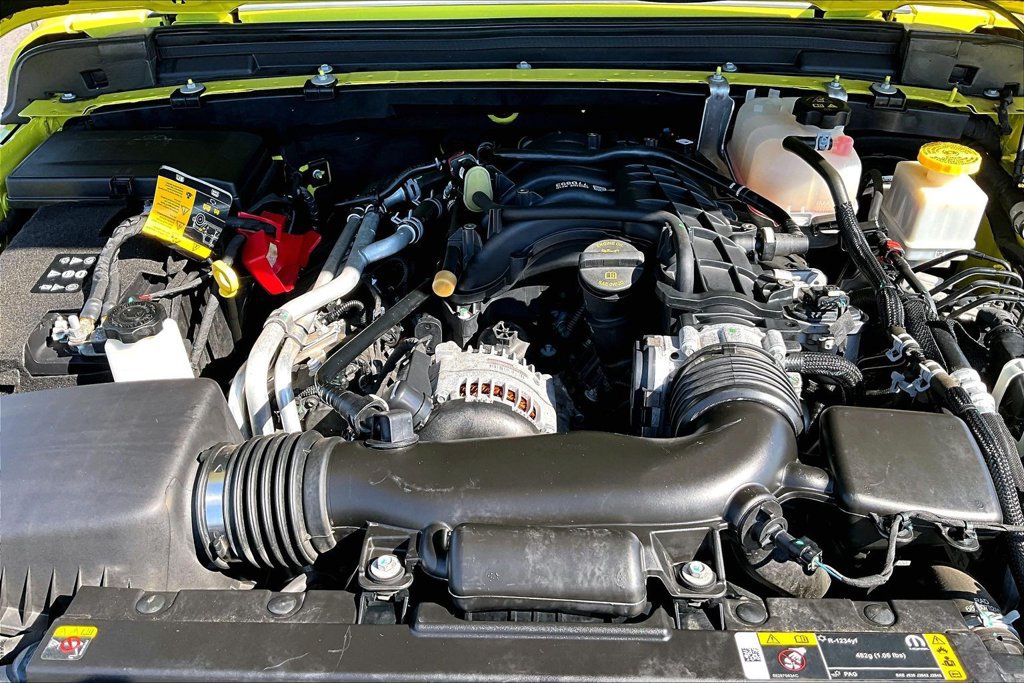 Used 2023 Jeep Gladiator Sport AWD/4WD image 32