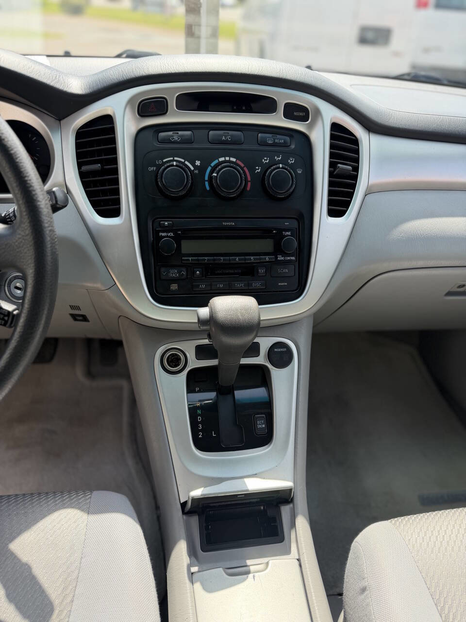 Used 2004 Toyota Highlander 2WD V6 image 17