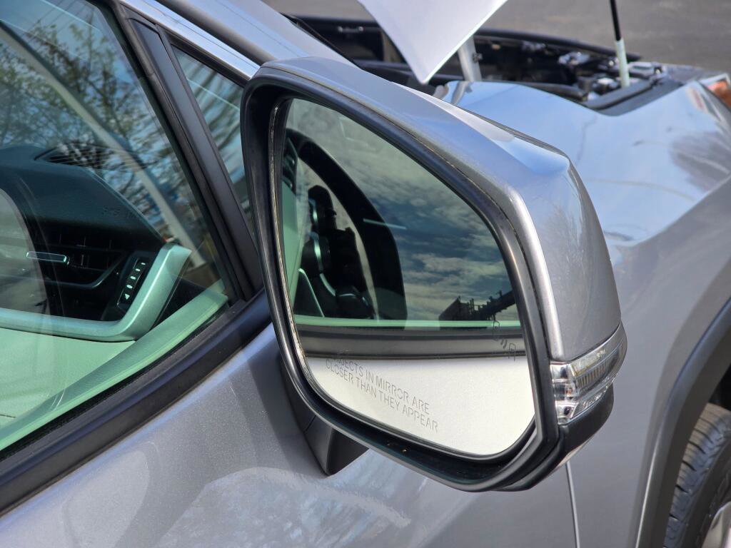 Used 2022 Toyota RAV4 XLE Premium image 31