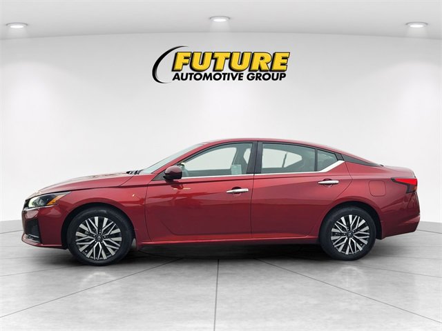 Used 2024 Nissan Altima 2.5 SV image 6