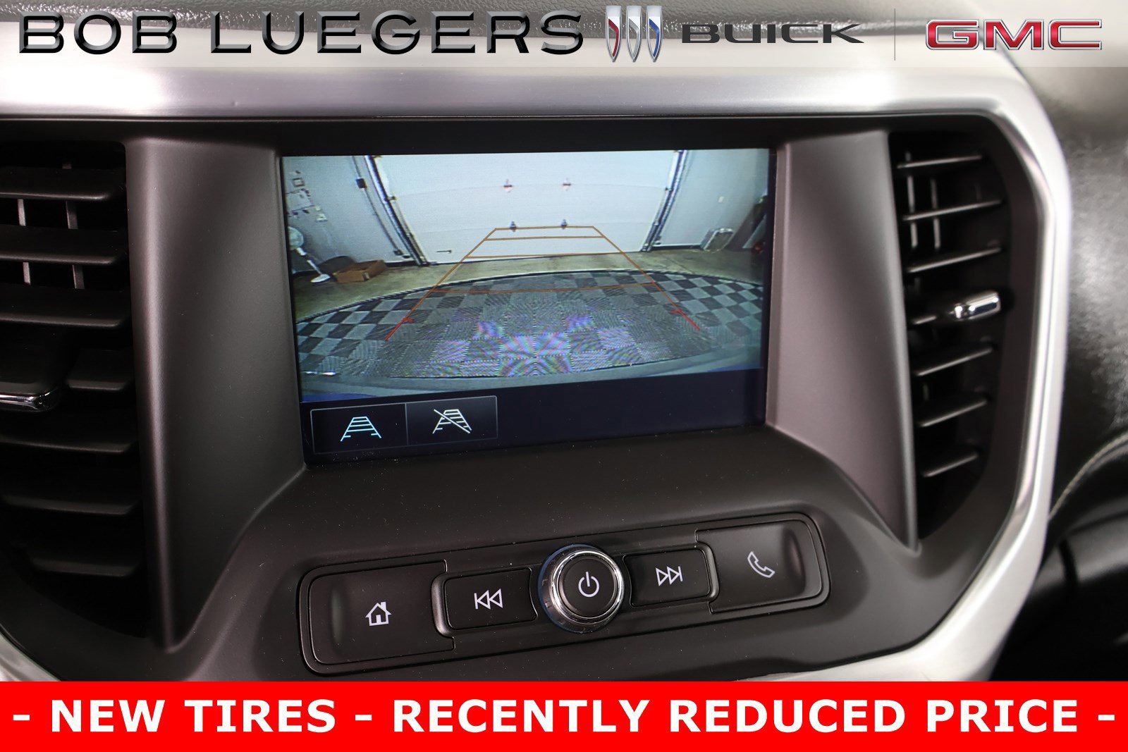 Used 2019 GMC Acadia SLE image 39