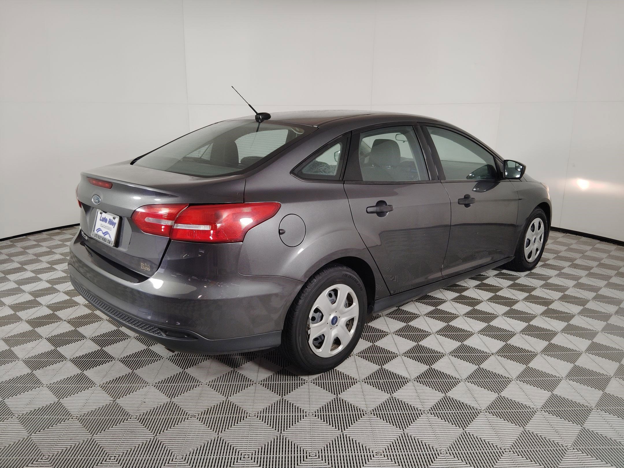 Used 2017 Ford Focus S image 9
