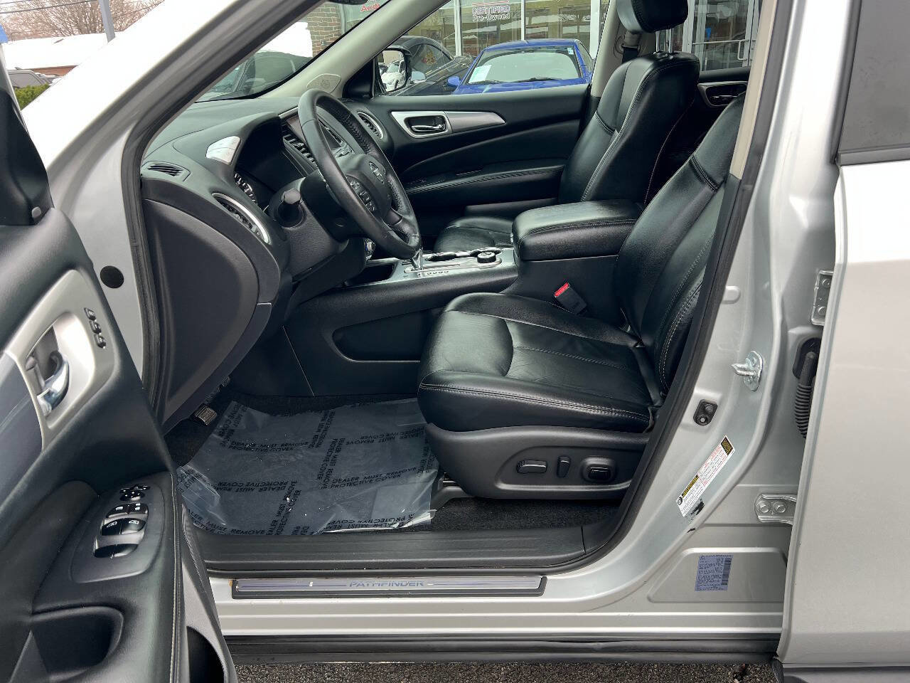 Used 2017 Nissan Pathfinder SL w/ SL Premium Package image 21