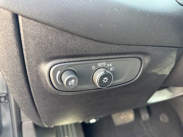 Used 2018 Chevrolet Equinox LS image 18