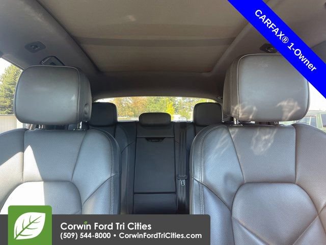 Used 2024 Porsche Macan image 35