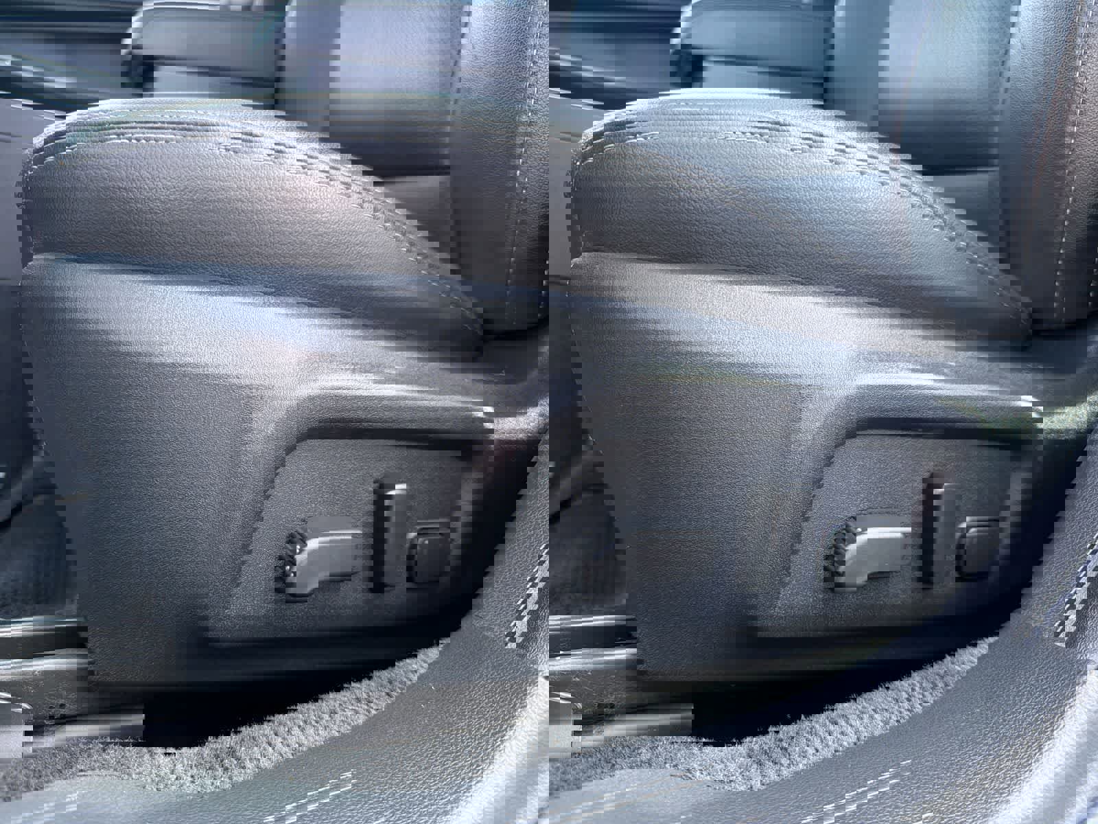 Used 2017 Subaru Outback 3.6R Limited image 18