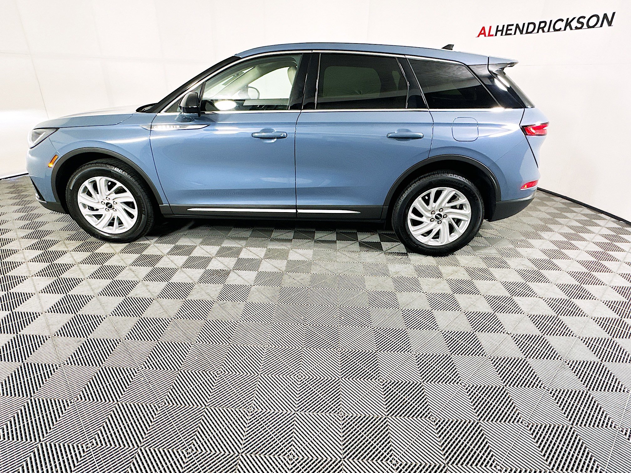 Used 2023 Lincoln Corsair FWD image 6