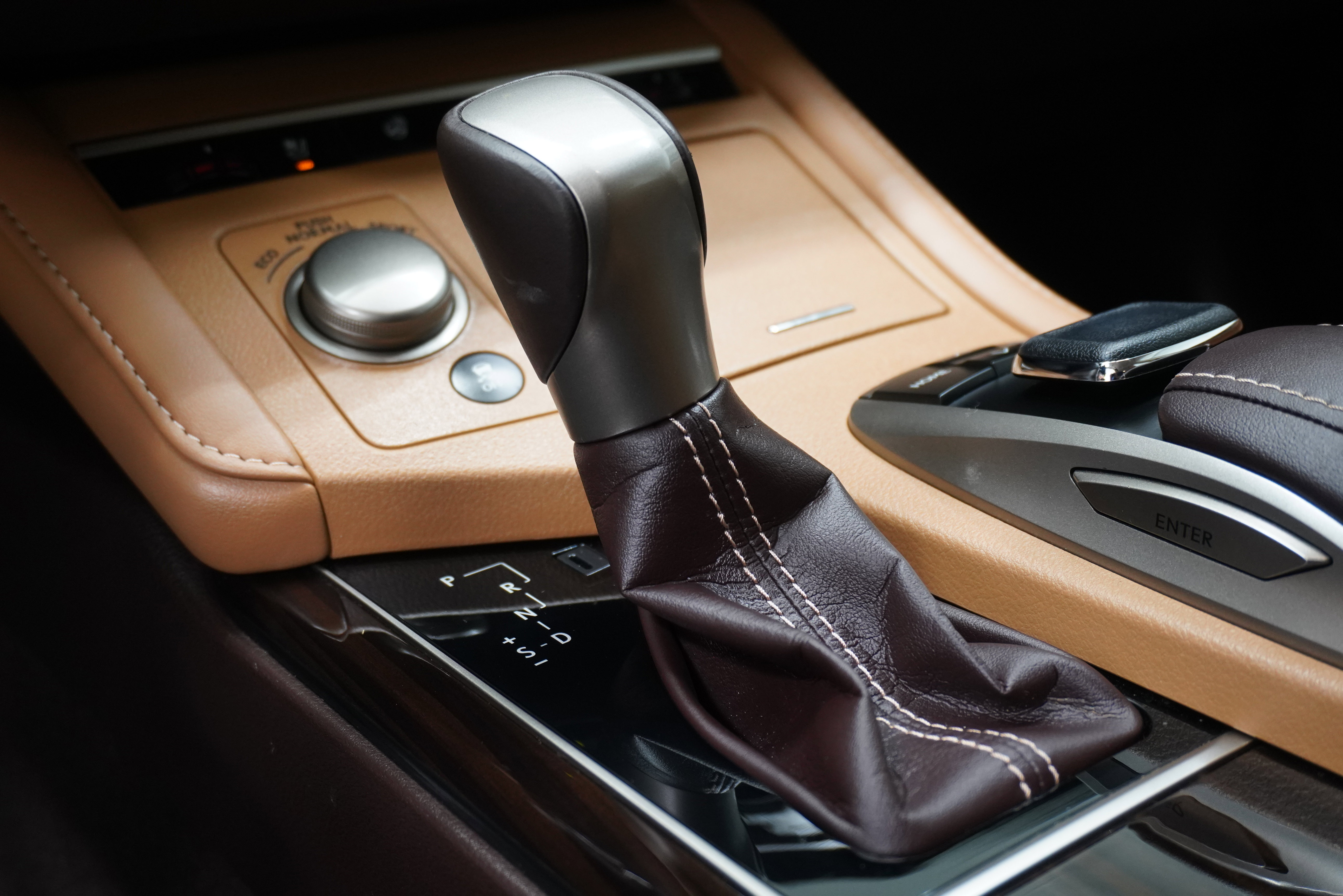 Used 2018 Lexus ES 350 w/ Luxury Package w/Wood Trim FWD image 23