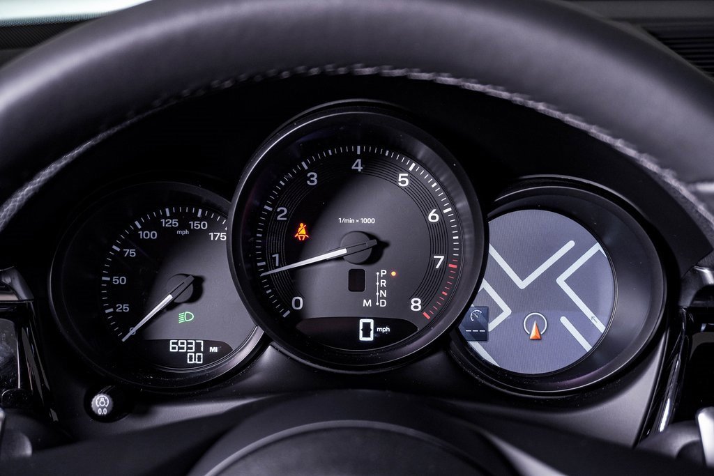 Certified 2025 Porsche Macan image 21