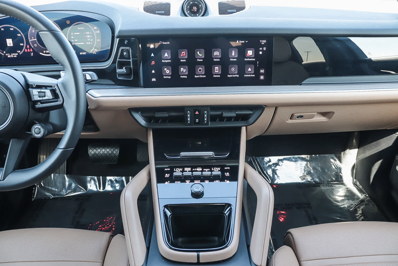 Used 2025 Porsche Cayenne Coupe image 17