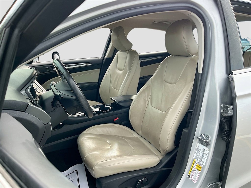 Used 2015 Ford Fusion Energi Titanium w/ Driver Assist Package image 20