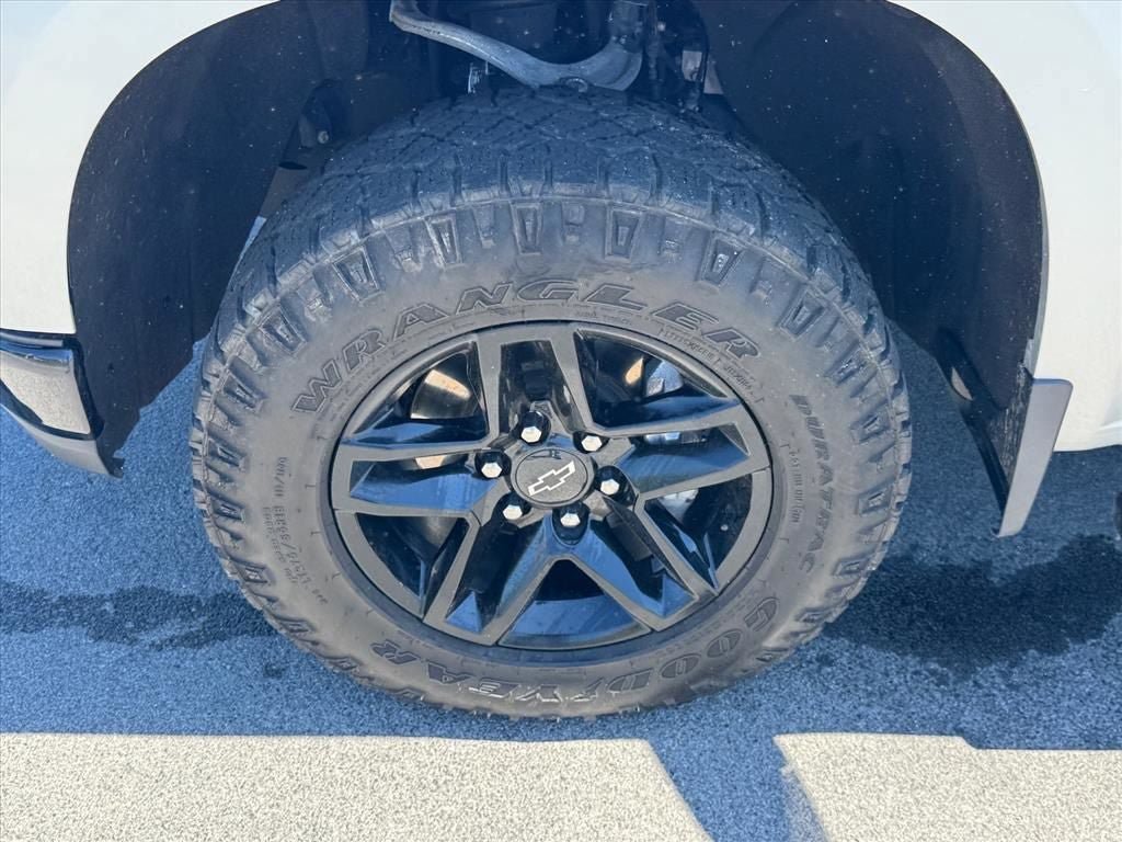Used 2020 Chevrolet Silverado 1500 LT Trail Boss w/ Convenience Package AWD/4WD image 19