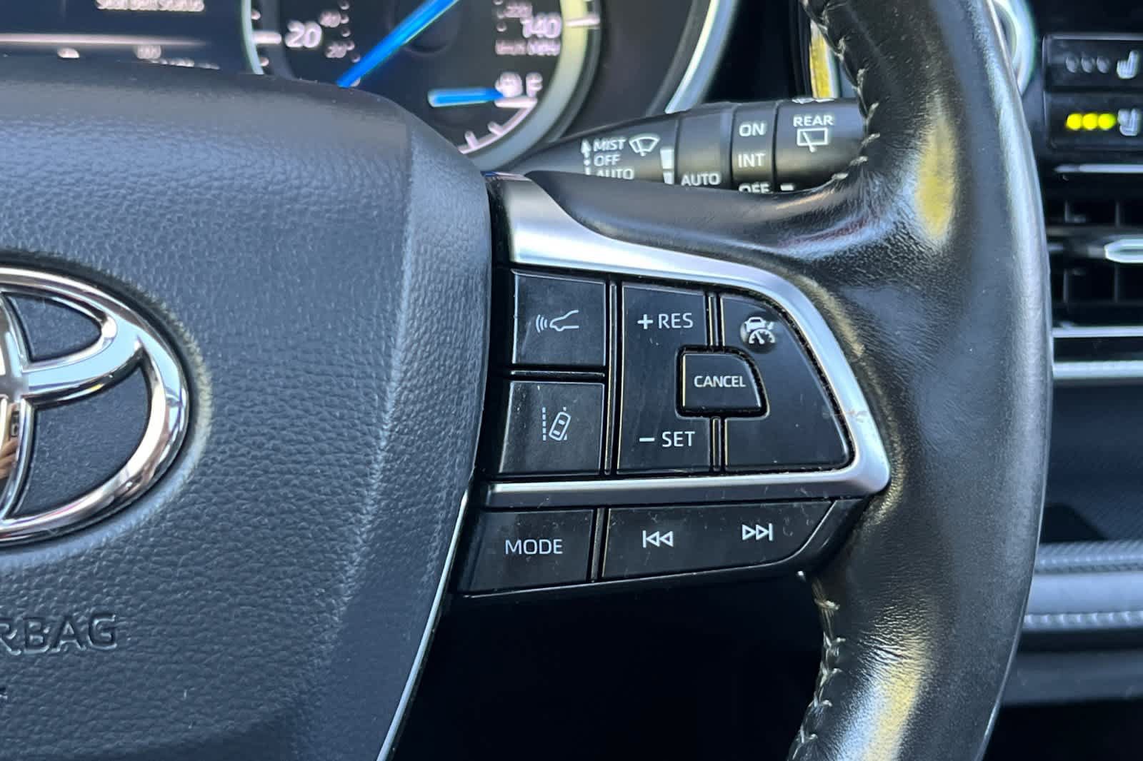 Used 2021 Toyota Highlander Platinum AWD/4WD image 30