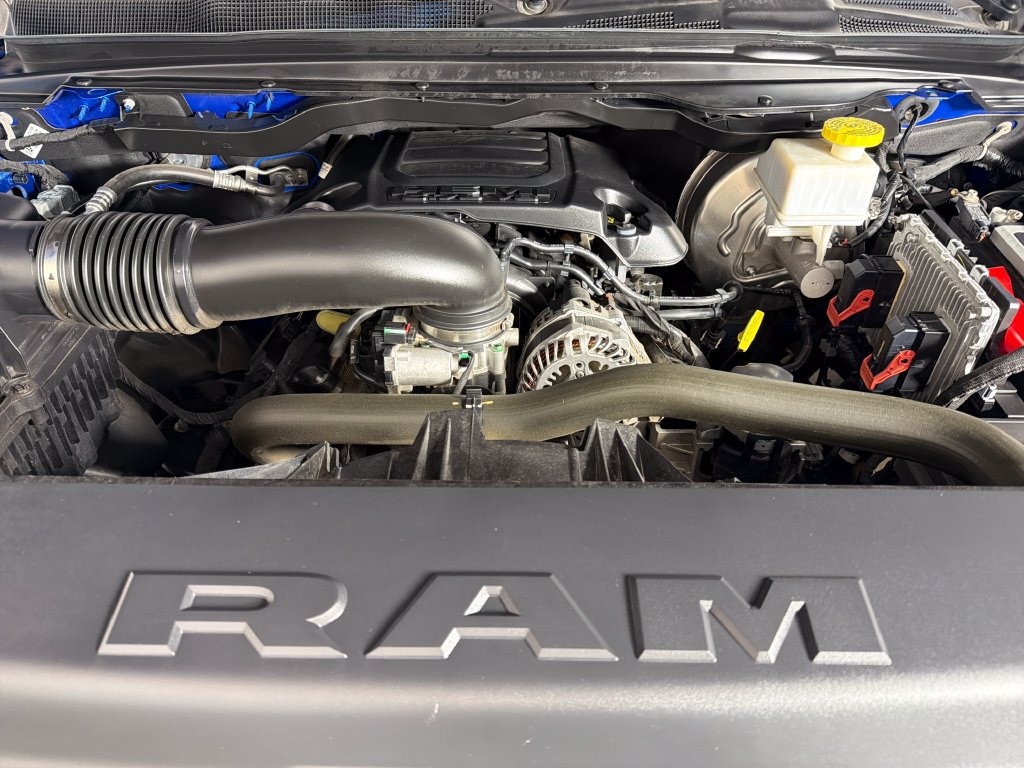 Used 2022 RAM 1500 Laramie w/ Sport Appearance Package AWD/4WD image 25