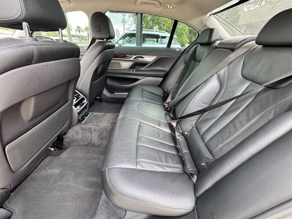 Used 2018 BMW 740i RWD image 10