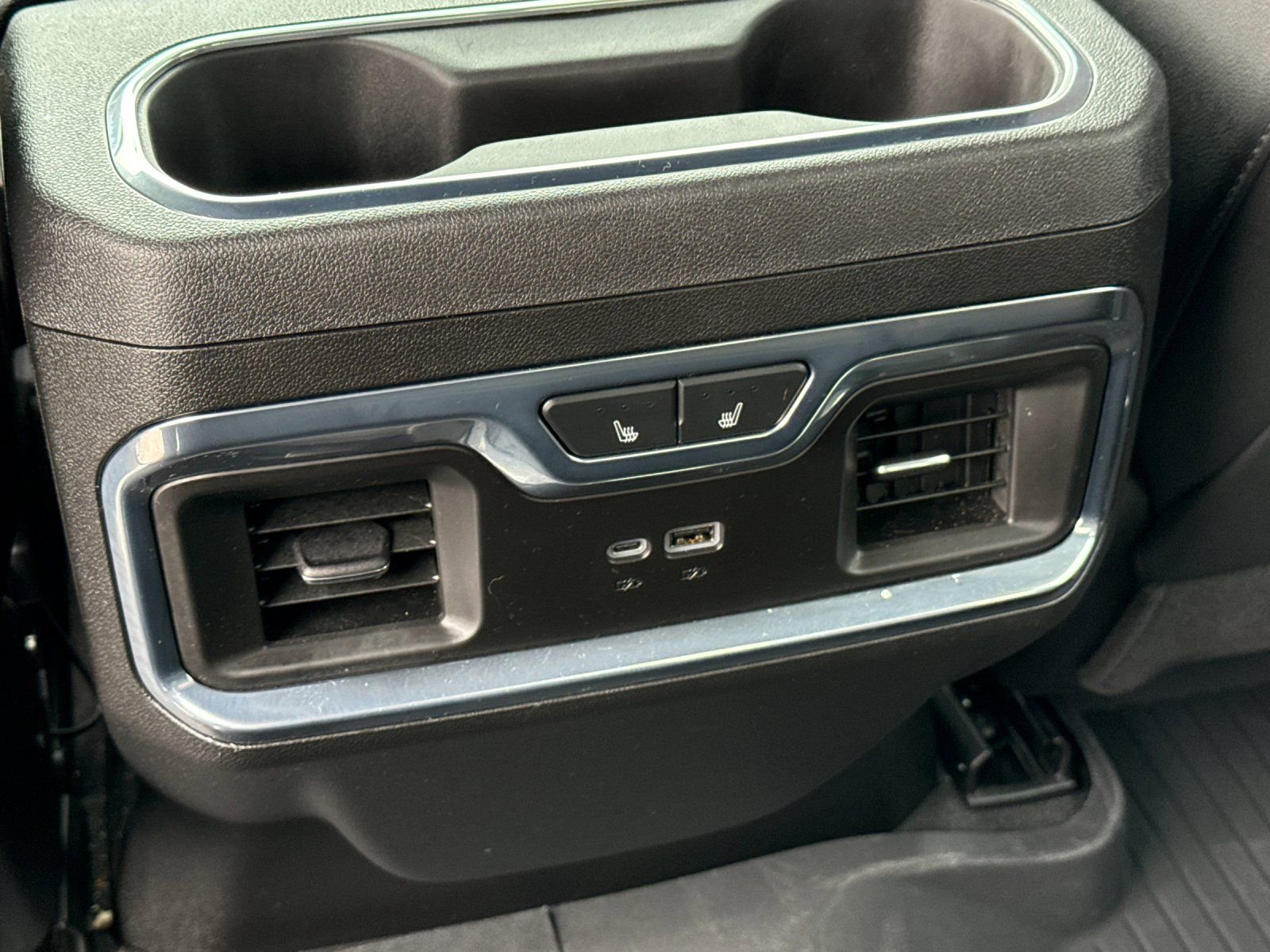 Used 2025 Chevrolet Silverado 3500 High Country w/ Technology Package image 14