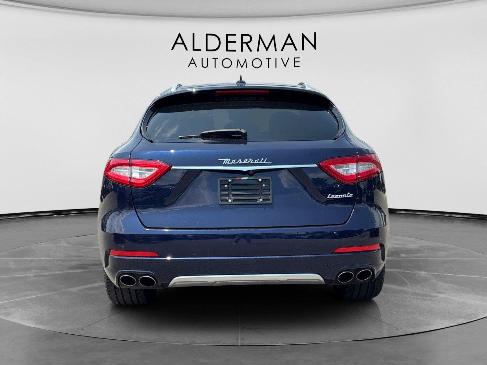 Used 2017 Maserati Levante S AWD/4WD image 4