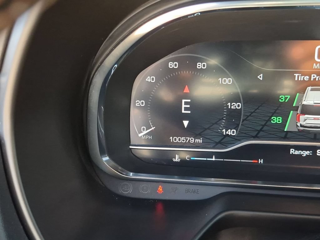 Used 2022 GMC Yukon XL AT4 AWD/4WD image 4