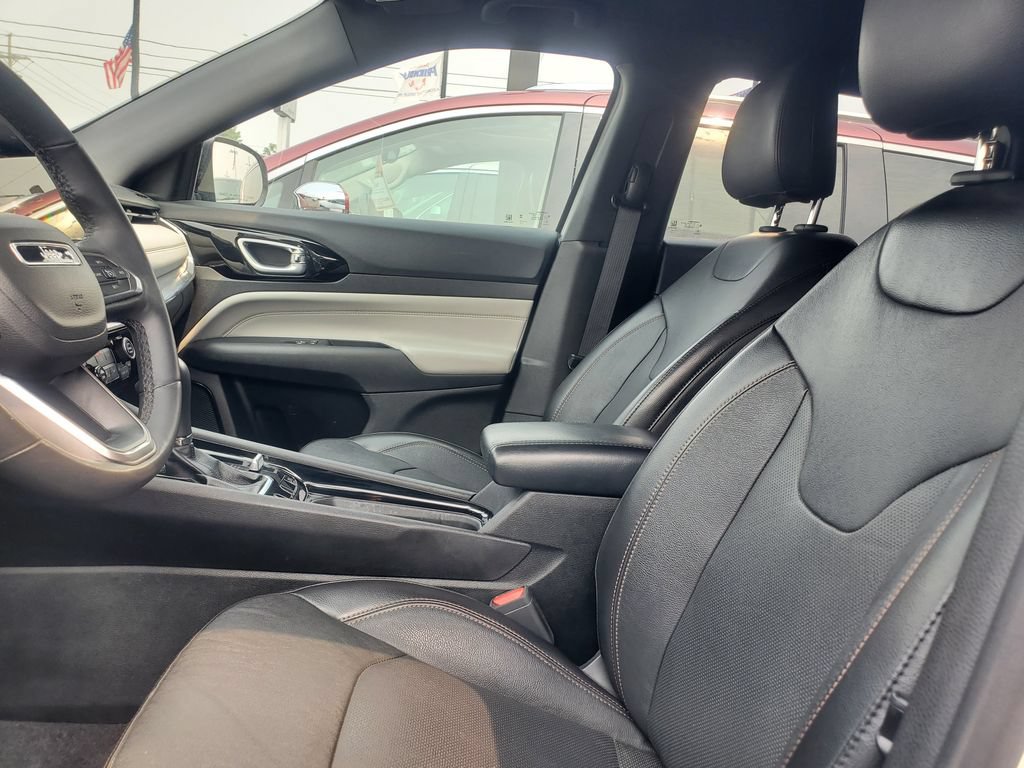 Used 2023 Jeep Compass Limited AWD/4WD image 6