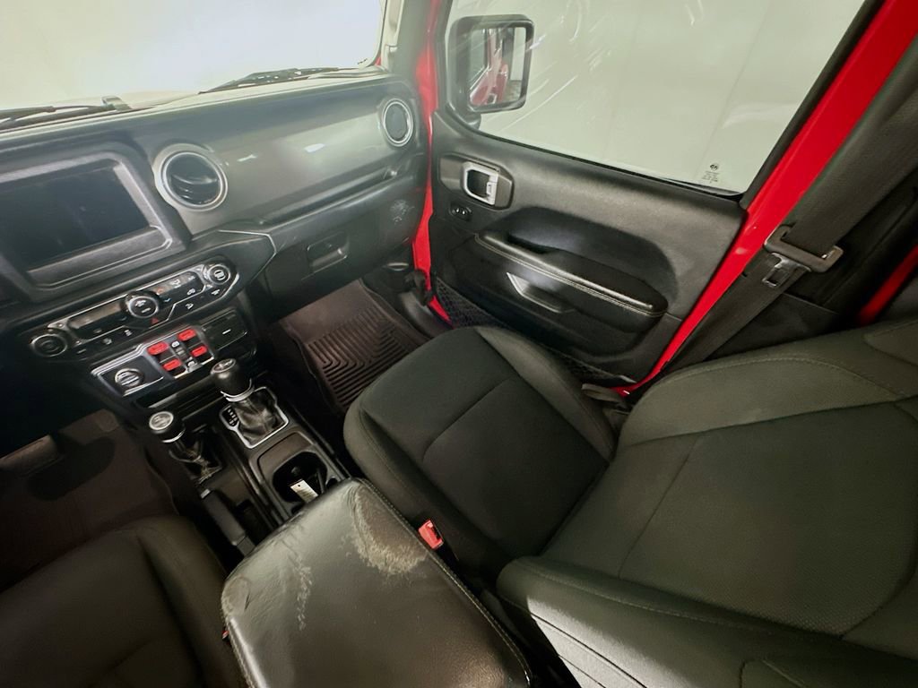 Used 2019 Jeep Wrangler Unlimited Sahara image 11