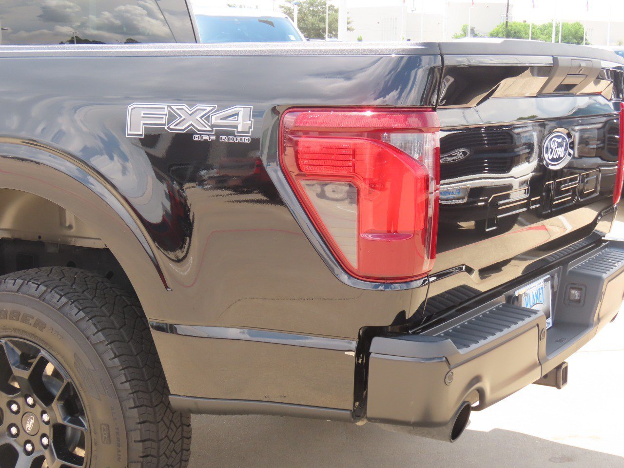 Certified 2025 Ford F150 STX w/ Equipment Group 201A FX4 AWD/4WD image 15