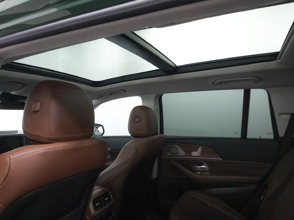 Certified 2026 Mercedes-Benz GLS 450 4MATIC w/ AMG Line Exterior image 24