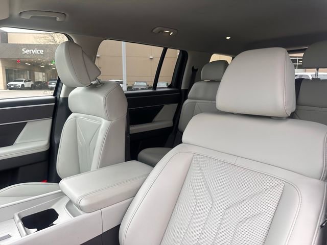 Used 2025 Hyundai Santa Fe SEL image 25