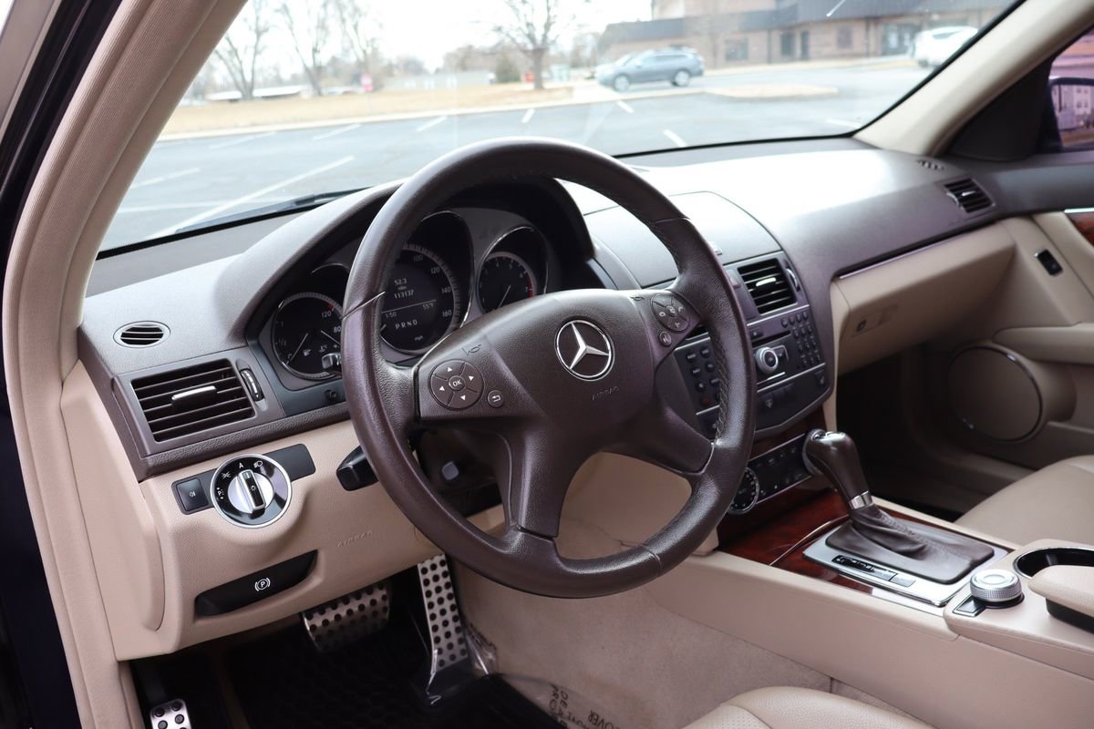 Used 2011 Mercedes-Benz C 300 4MATIC Sedan image 15