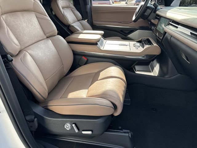 New 2026 Lincoln Navigator L Black Label image 9