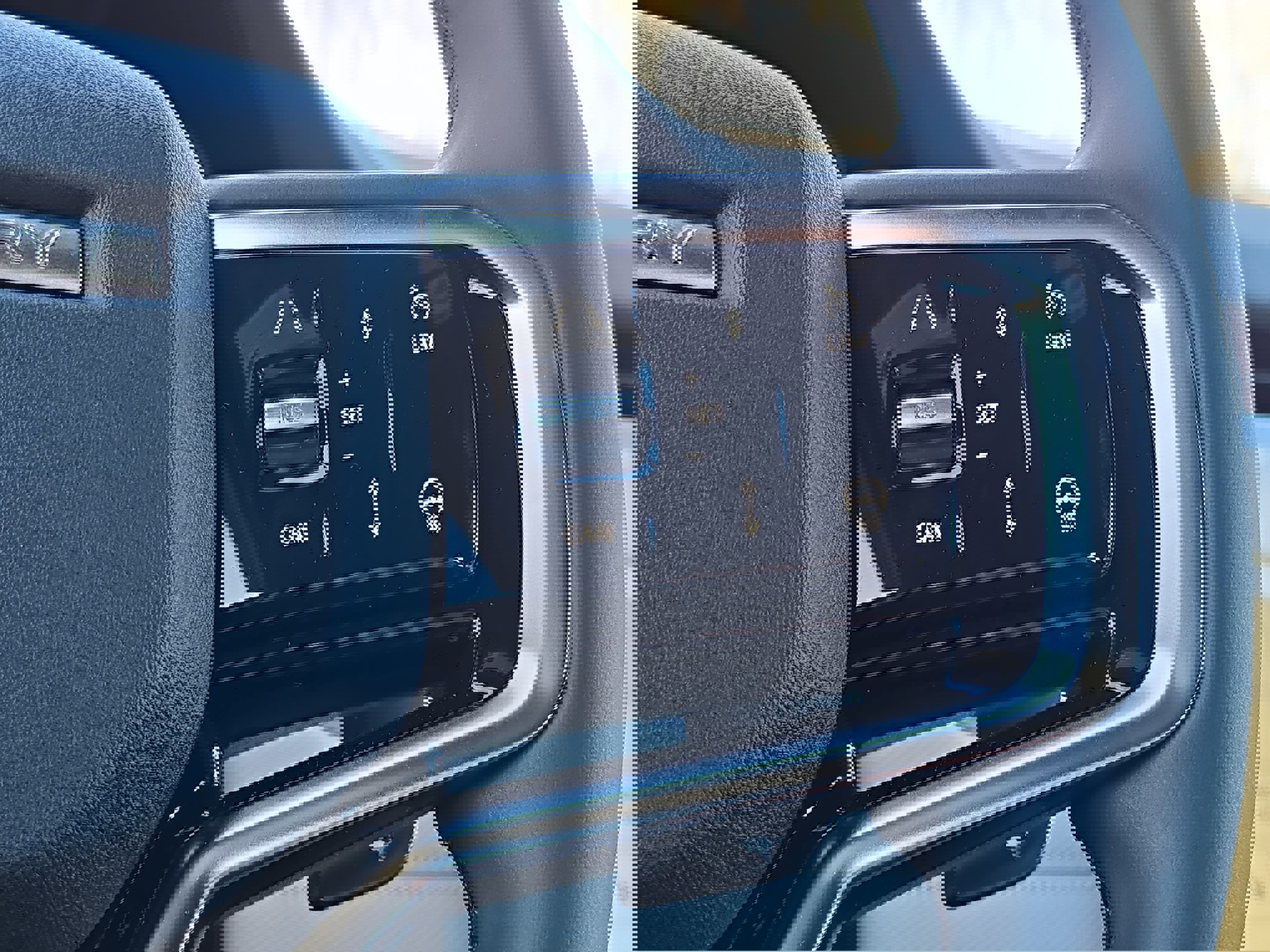 New 2025 Land Rover Discovery Sport Dynamic SE image 18