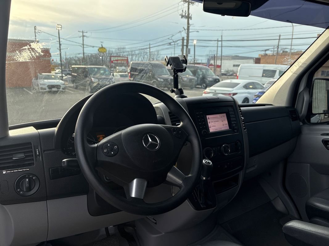 Used 2015 Mercedes-Benz Sprinter 2500 image 21