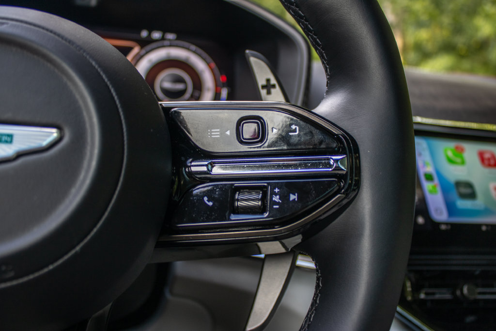 Used 2025 Aston Martin DBX 707 AWD/4WD image 14