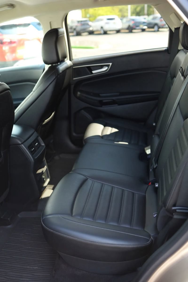 Used 2020 Ford Edge SEL w/ Cold Weather Package AWD/4WD image 28