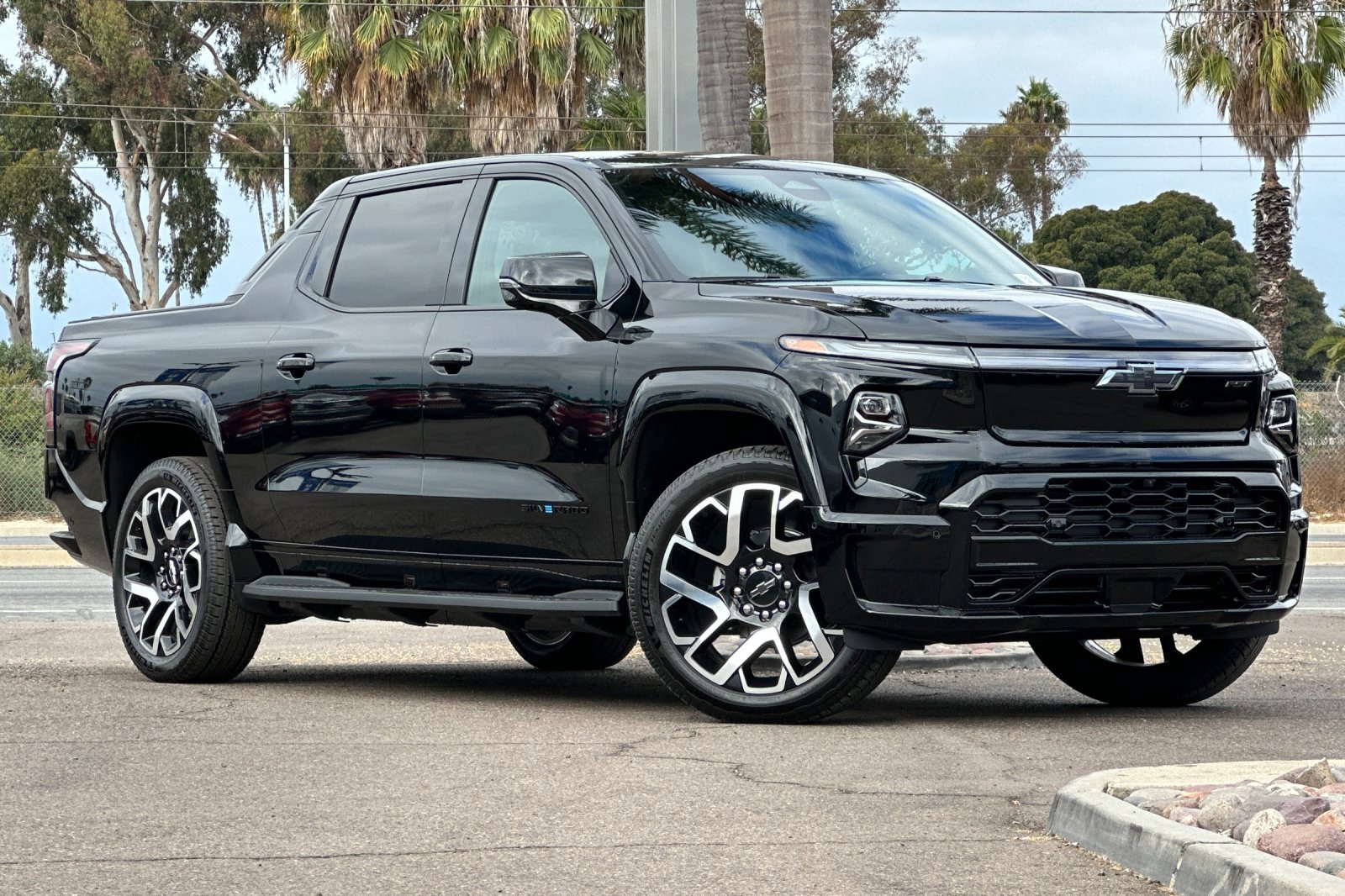 New 2024 Chevrolet Silverado EV RST image 2