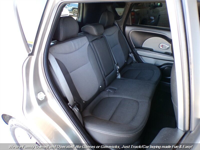 Used 2017 Kia Soul + FWD image 22
