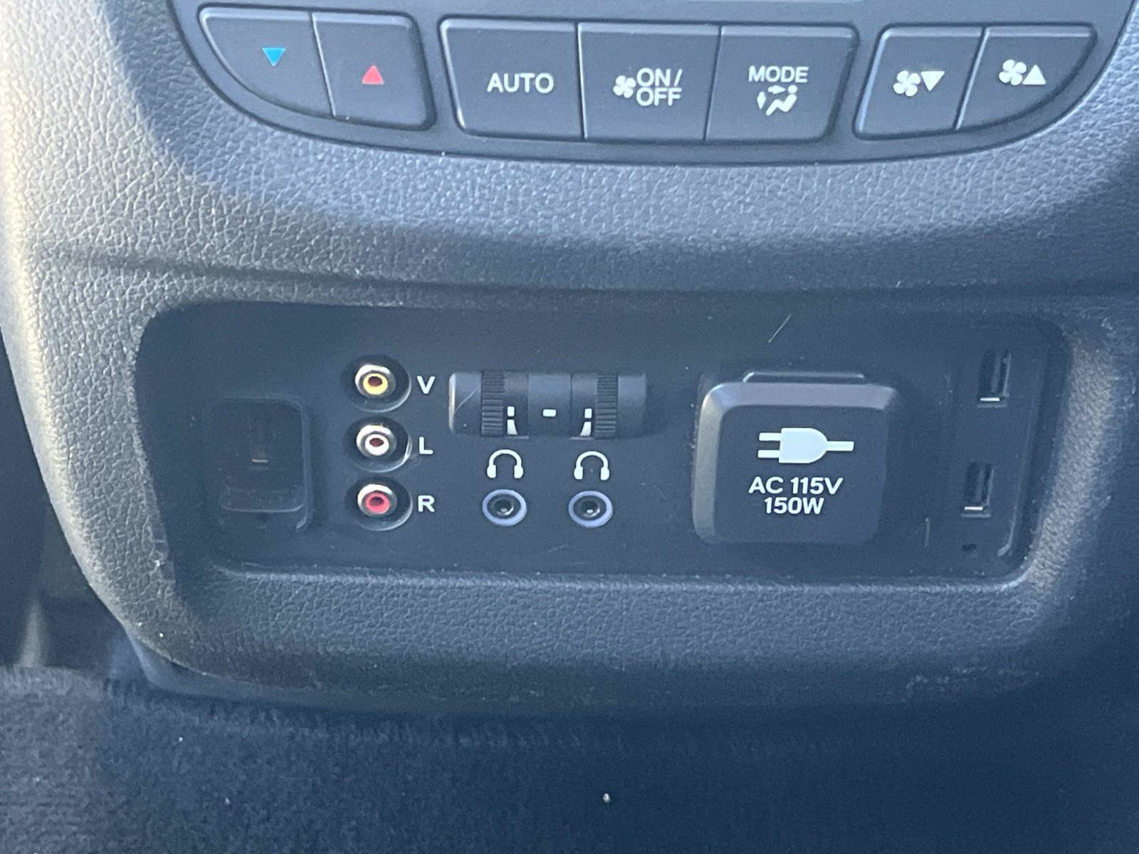 Used 2016 Honda Pilot Touring image 18